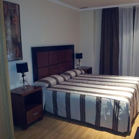 Hotel Av Apartamentos ロビオス エクステリア 写真