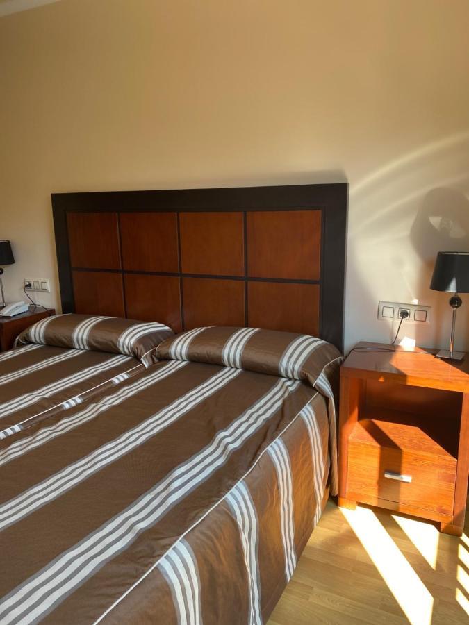 Hotel Av Apartamentos ロビオス エクステリア 写真
