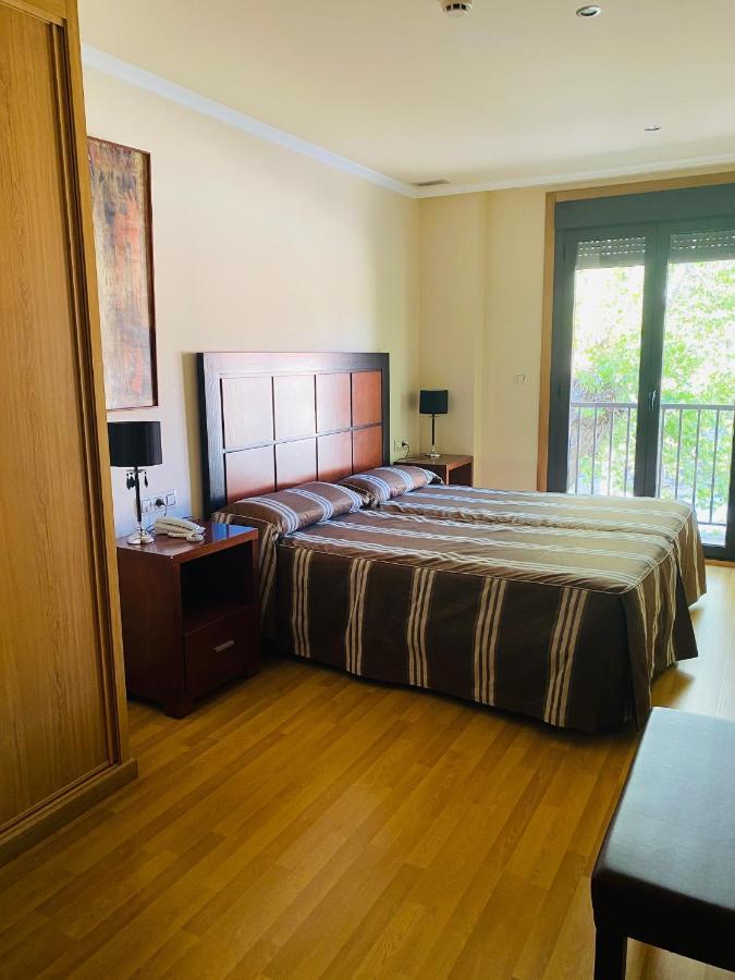 Hotel Av Apartamentos ロビオス エクステリア 写真